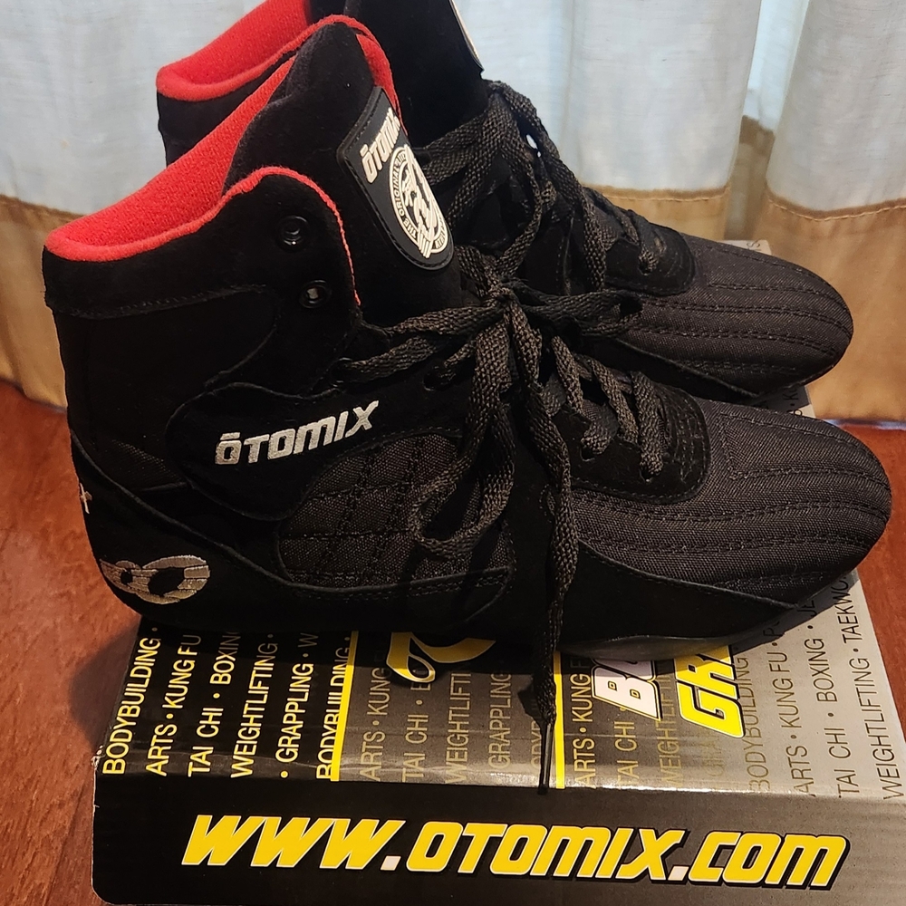 Otomix Black Athletic Shoes for Men & Women